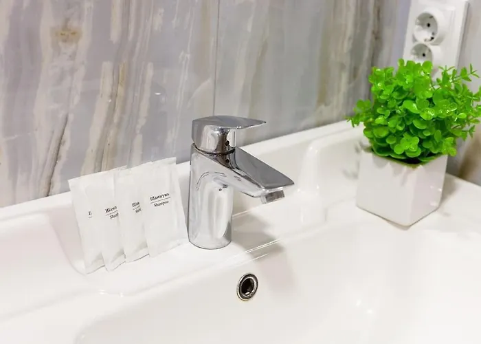 On Kopernyka Street 5 شقة